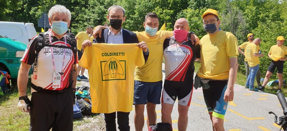 In consiglio regionale serve il quorum per superare il caso Savoi'' ma Fugatti e Failoni danno show al Giro d'Italia